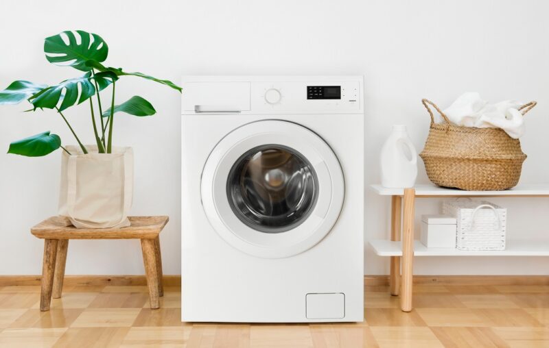 Come pulire la lavatrice per igienizzarla a fondo ed evitare cattivi odori