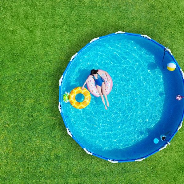 Come rivestire una piscina fuori terra: idee e passaggi per renderla più bella