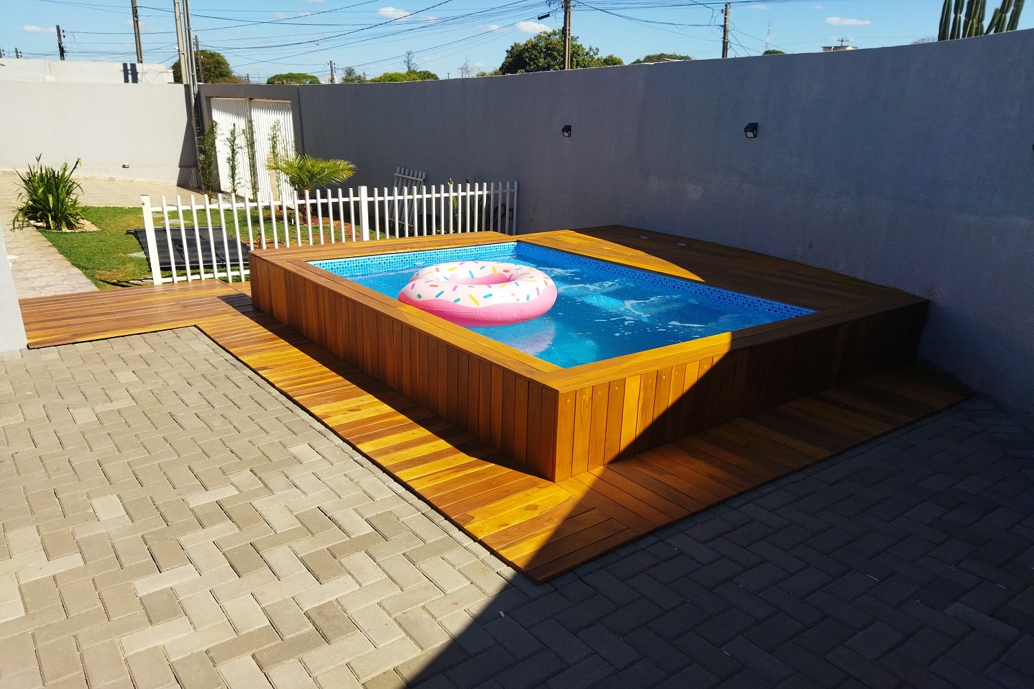 rivestire piscina fuori terra legno